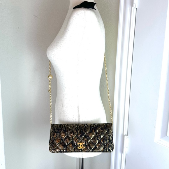 CHANEL CC CANVAS CLUTCH AND CHANEL CREME WALLET - Picture 12 of 12